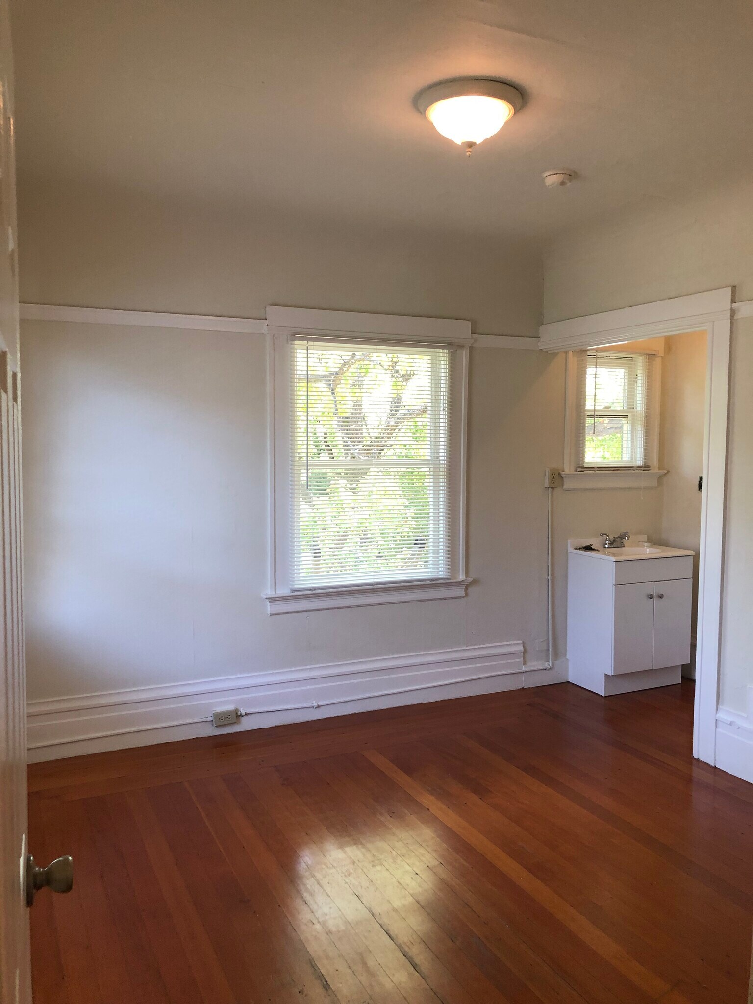 Building Photo - 3263 Kempton Ave