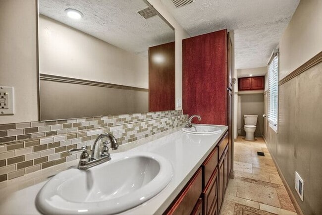 Building Photo - 303 Kimberly Woods Ct