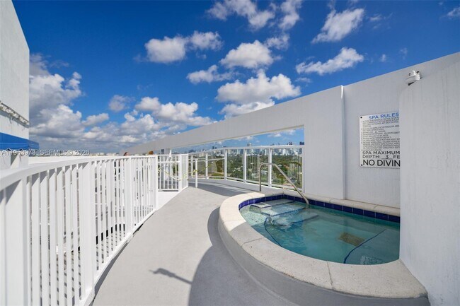 Building Photo - 1401 SW 22nd St