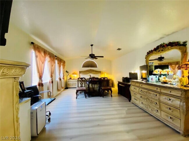 Building Photo - 6576 Moonshadow Cir