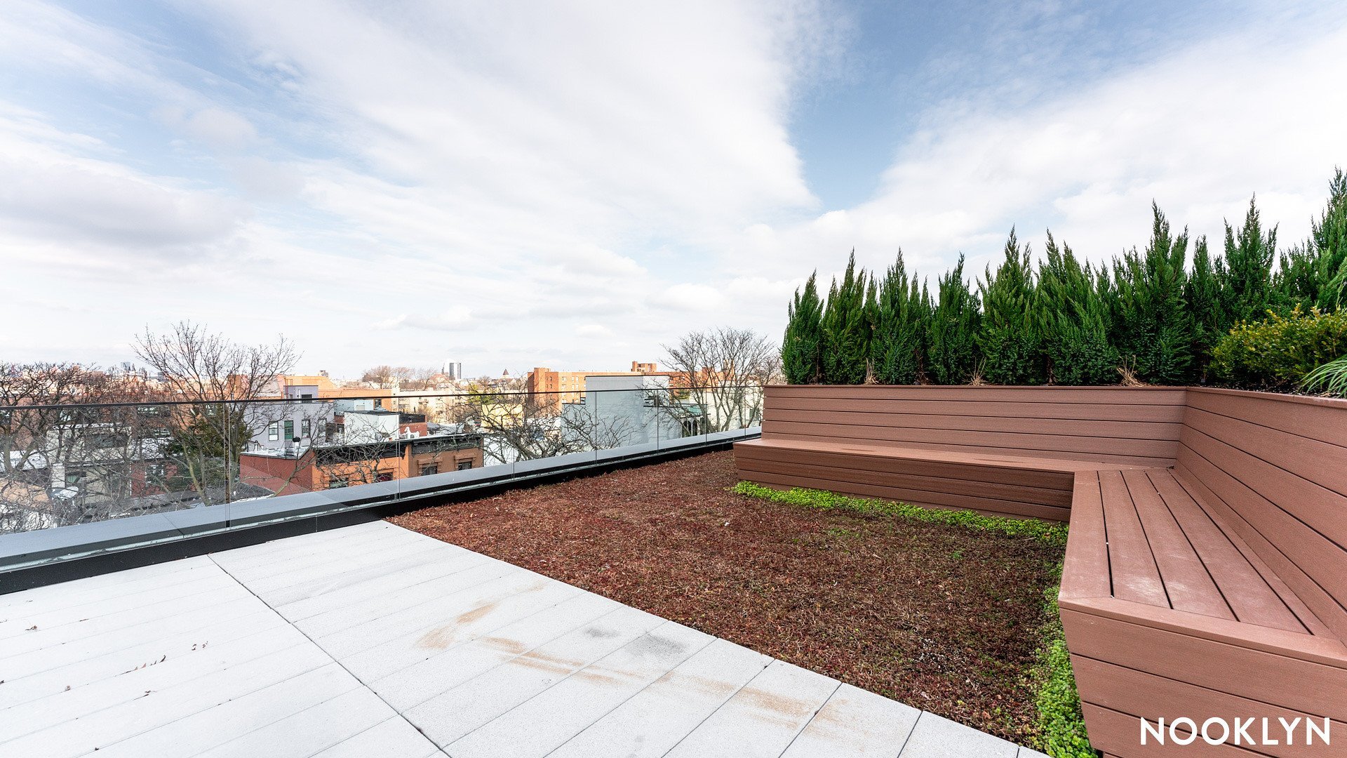 Building Photo - 654 Madison St