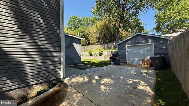 Building Photo - 1212 Parrish Dr