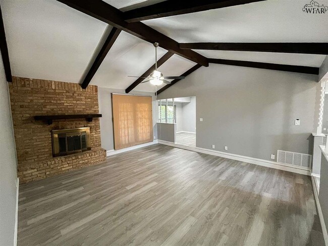 Building Photo - 4624 Trailwood Dr