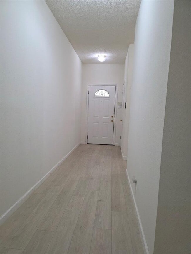 Building Photo - 16800 Tomcat Dr