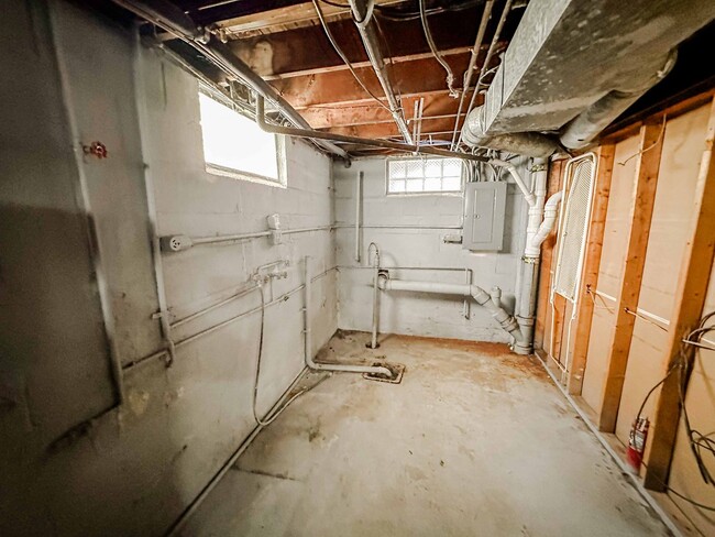 Building Photo - Unique and beautiful 2-3 bedroom home available for rent