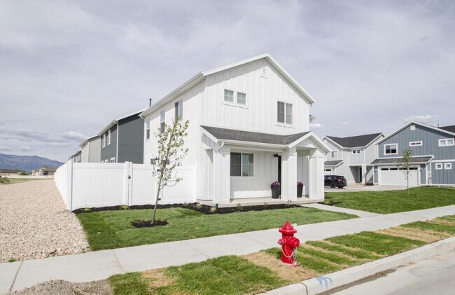 Building Photo - 3893 S 3100 W