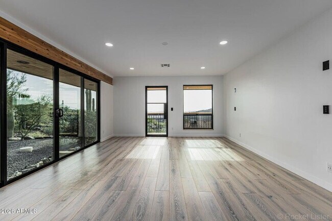 Building Photo - 6111 Victoria Dr