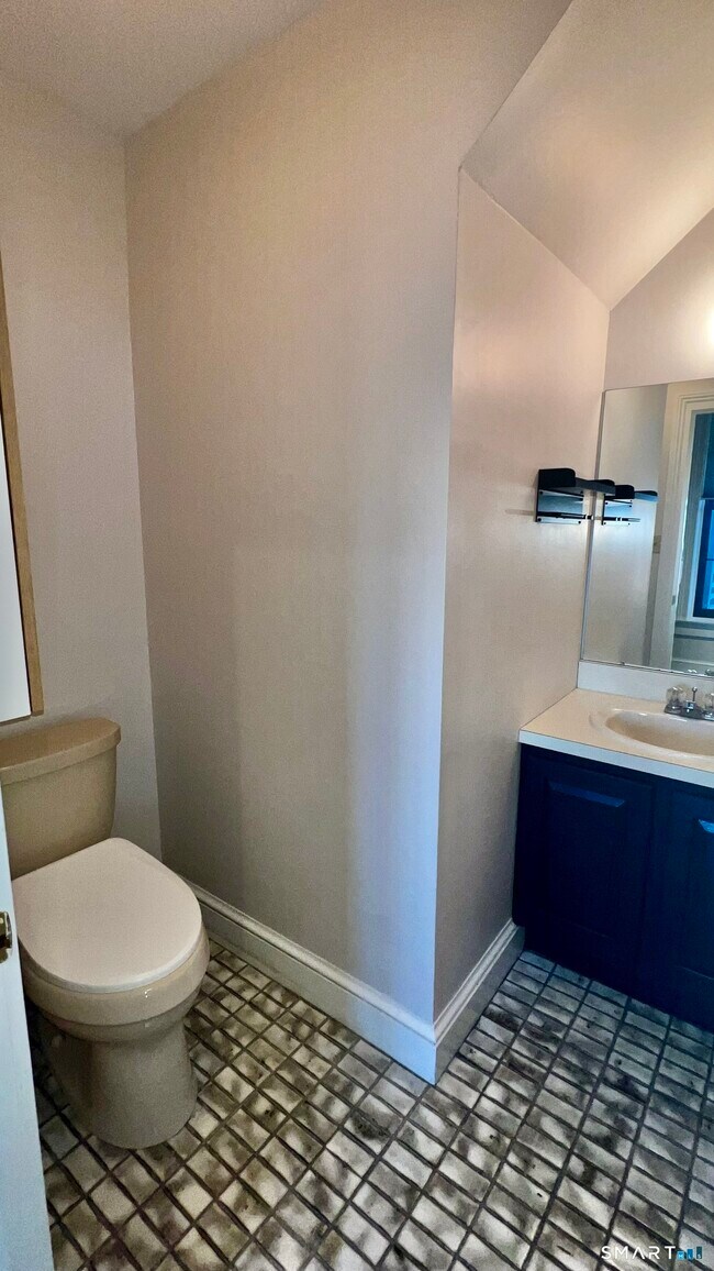 Building Photo - 34-36 Charter Oak Pl