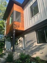 Building Photo - 702 E Maxwell Ln