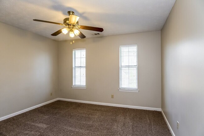 Building Photo - 1089 Oak Moss Dr