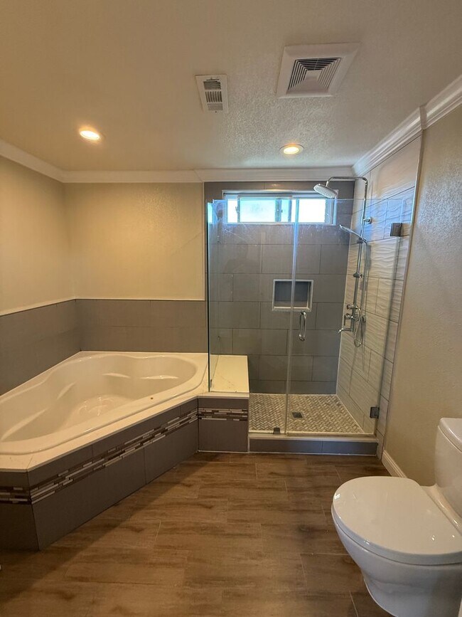 Building Photo - 32625 Lake Mead Dr