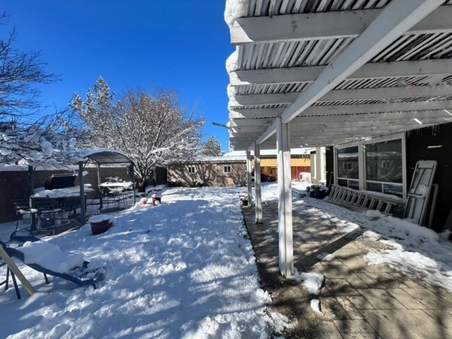 Building Photo - Spacious Four Bedroom Home off Veterans Parkway