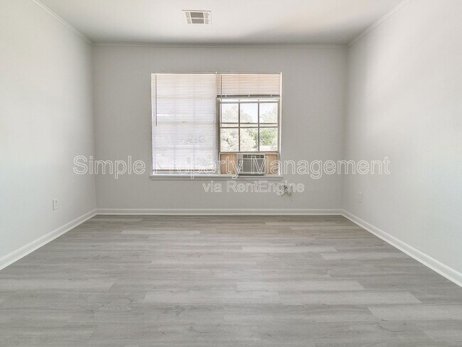 Building Photo - 2934 NW 32nd St