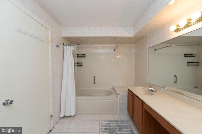 Building Photo - 115 Cascade Ct