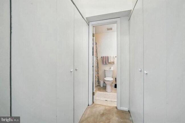 Building Photo - 20315 Beaconfield Terrace