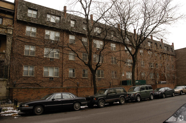 Building Photo - 3710 N Pine Grove Ave