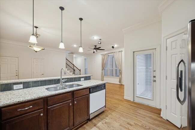 Building Photo - 3313 New Garden View Ln