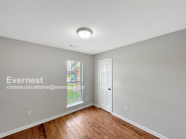 Building Photo - 9136 Bentley Woods Dr