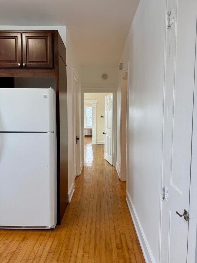 Building Photo - 2125 Wesley Ave