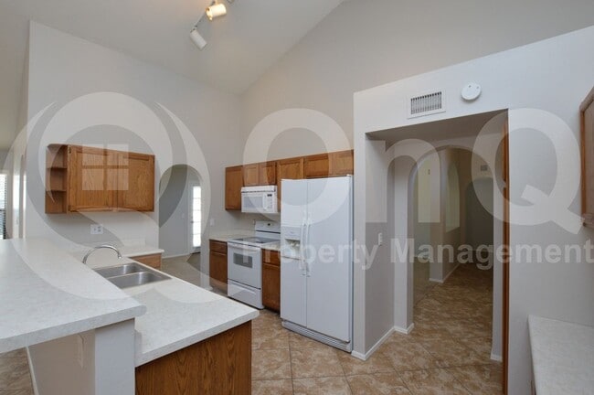 Building Photo - 2808 E Nora St