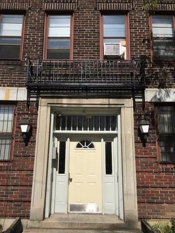 Building Photo - 4725 Chester Ave