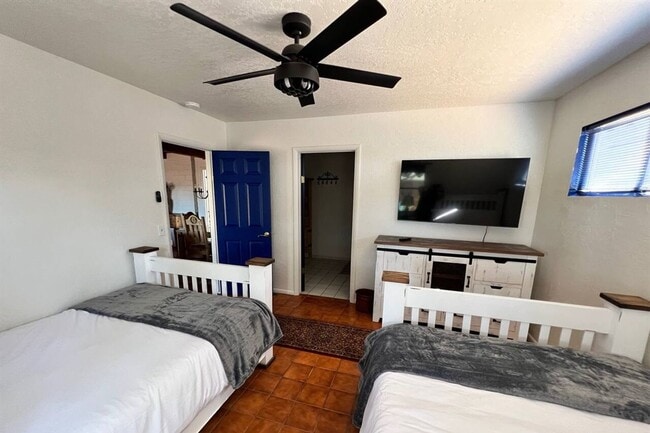 Building Photo - Garcia House: Fully Furnished, Wonderful Hot Tub, Spacious Fenced Outdoor Area, Pet-Friendly too!