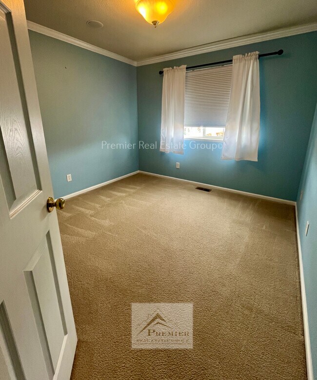 Building Photo - 7215 Edgebrook Dr
