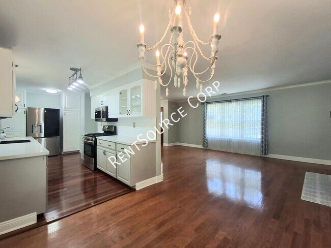 Building Photo - 26421 Torrey Pines Dr