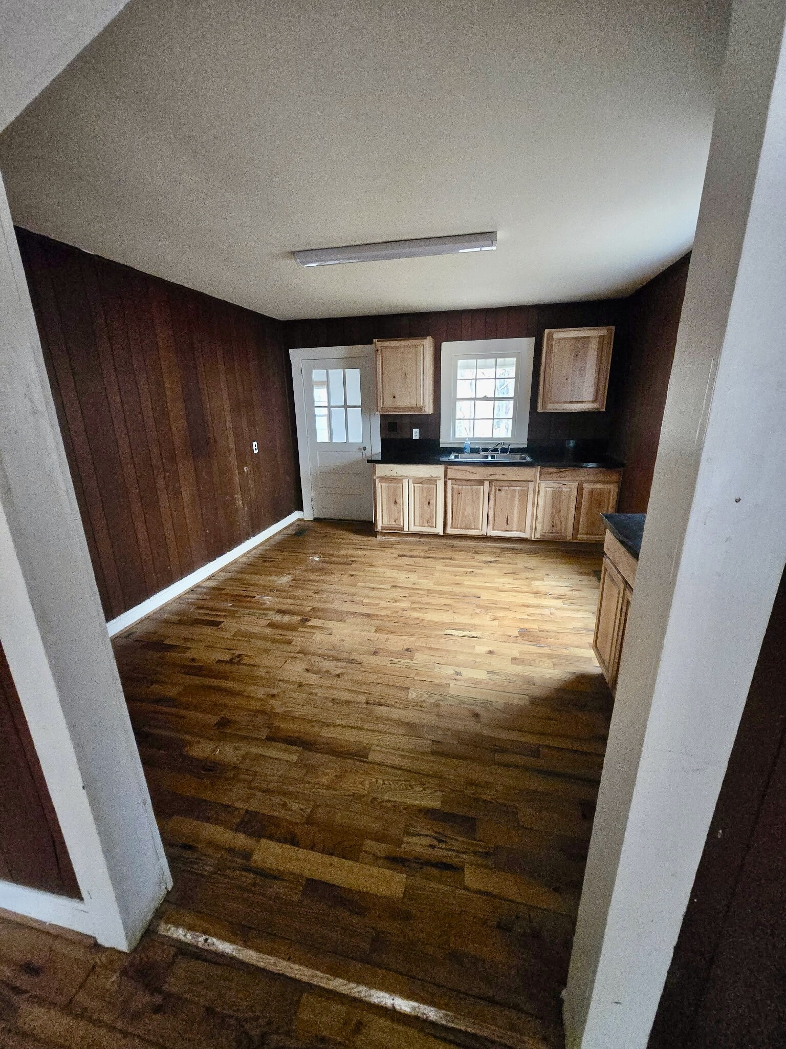 Building Photo - 606 M St