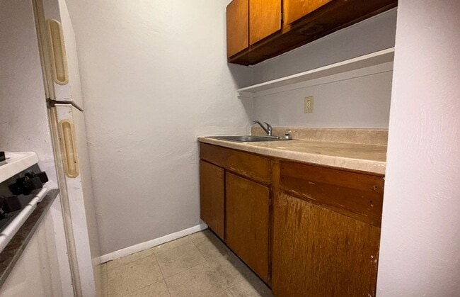 Interior Photo - 3239 Bishop Street