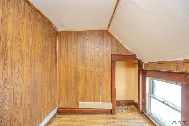 Building Photo - 2146 Genesee St