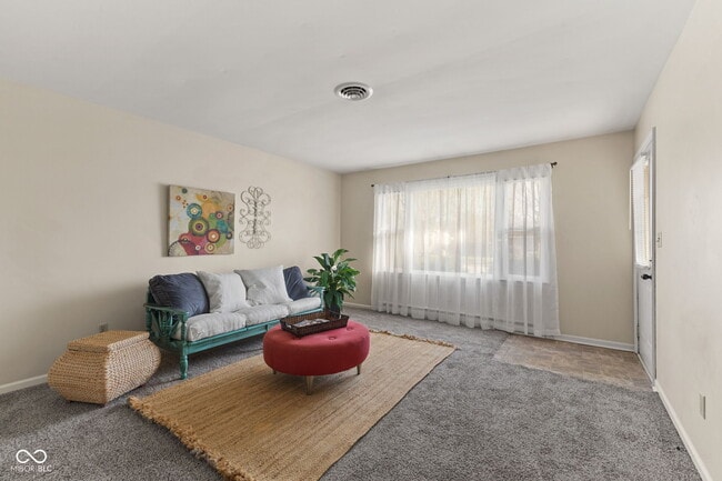 Building Photo - 296 Heritage Dr