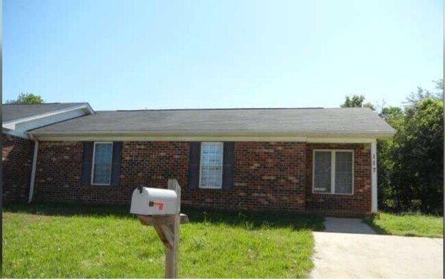 Building Photo - 115 Thomas St