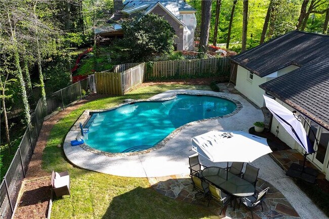 Building Photo - 4115 Glen Devon Dr NW