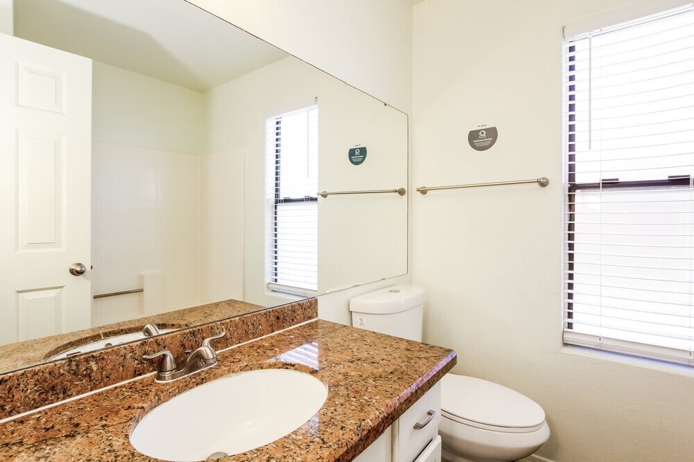 Building Photo - 8727 W Sierra Vista Dr