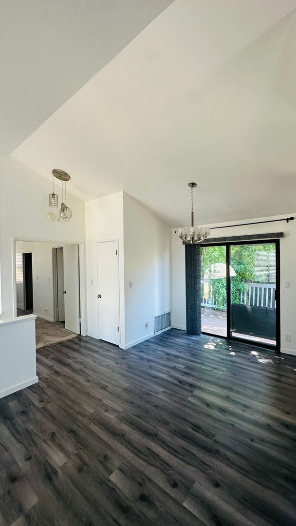 Building Photo - 23460 Lakeridge Ave