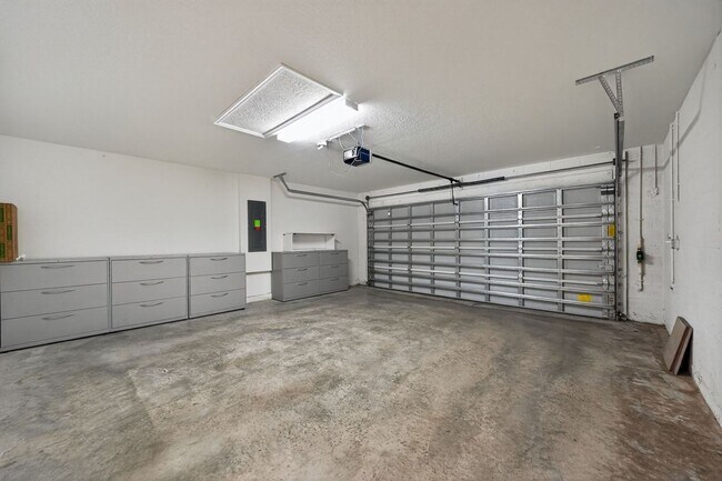 Building Photo - Modern home in Bent Creek Community