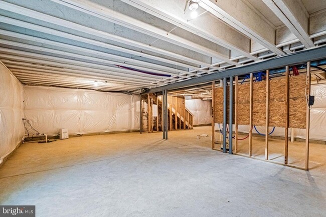 Building Photo - 133 Alroy Rd