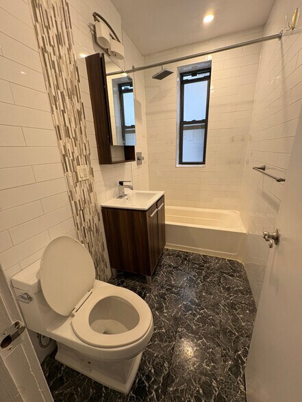 Building Photo - 235 W 146th St