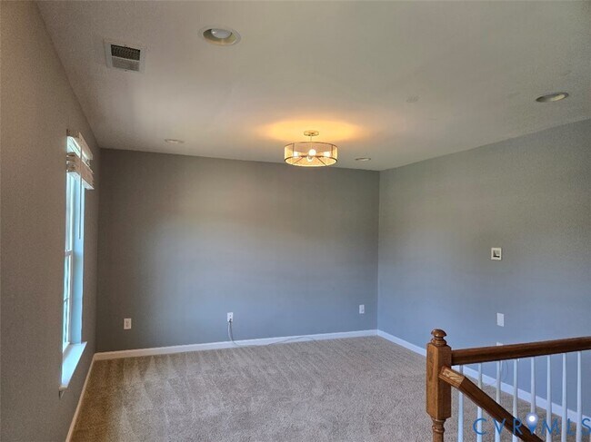 Building Photo - 4801 Thornhurst St