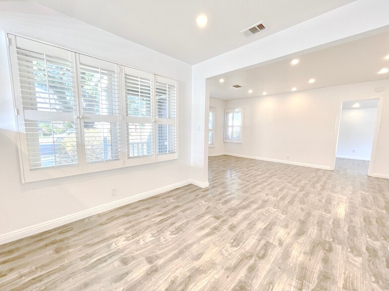 Building Photo - 11914 Ocean Park Blvd