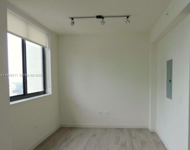 Building Photo - 999 SW 1st Ave