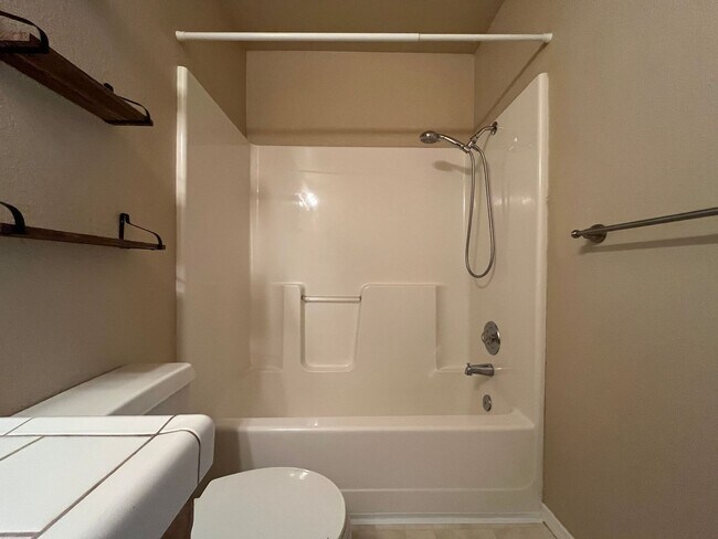 Building Photo - Mary Lake home! Must see!