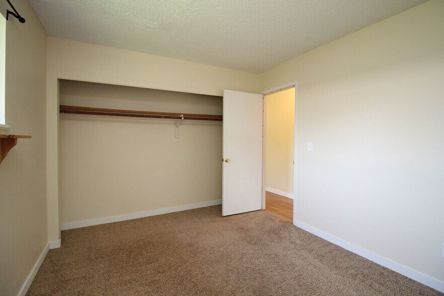 Building Photo - 706-706 N Watts St