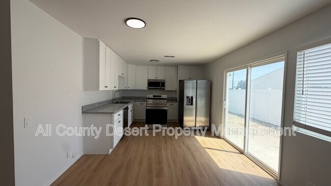 Building Photo - 78601 Ave 42