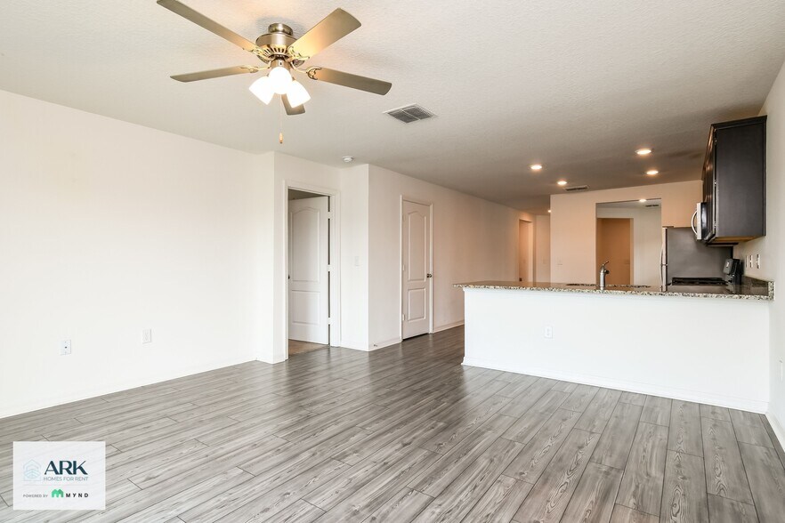 Building Photo - 409 Kensington View Dr