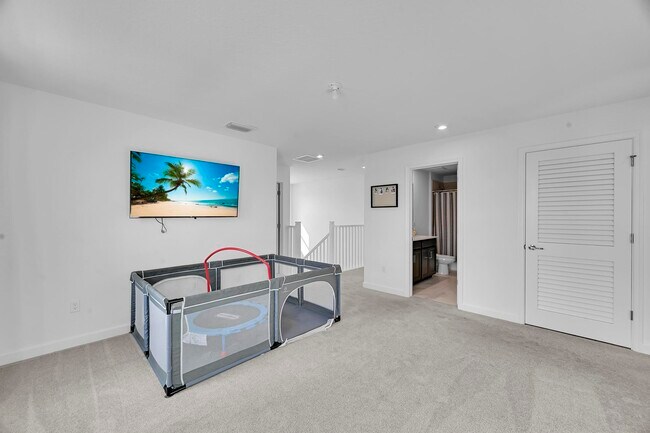 Building Photo - 14119 SW Safi Ter