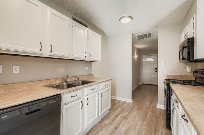 Building Photo - 226 Tara Plantation Dr