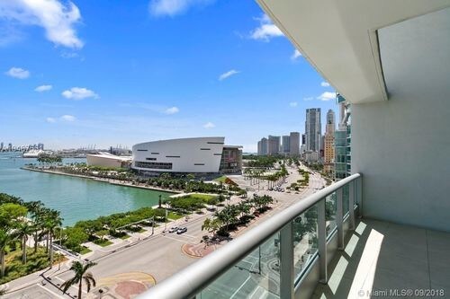 Building Photo - 900 Biscayne Blvd