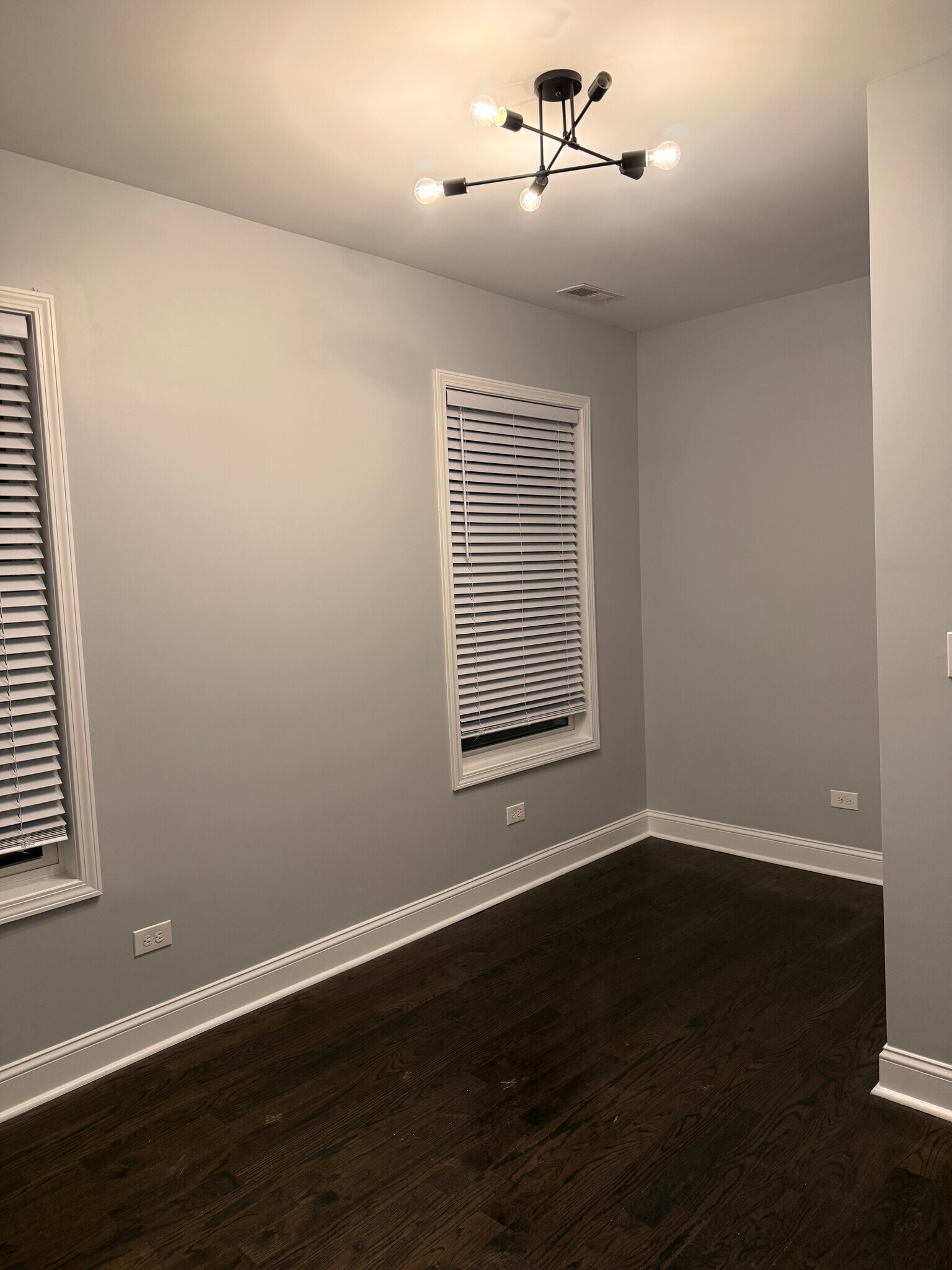 Building Photo - 7825 S Loomis Blvd